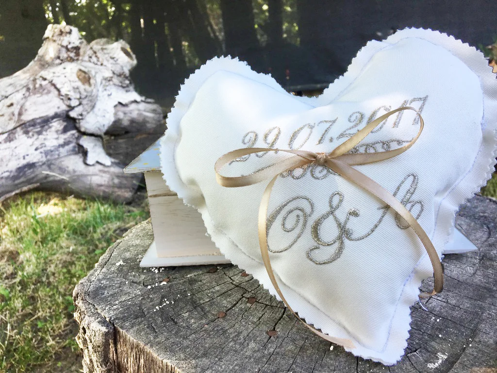 Pernuta verighete inima personalizata prin broderie - imagine 5