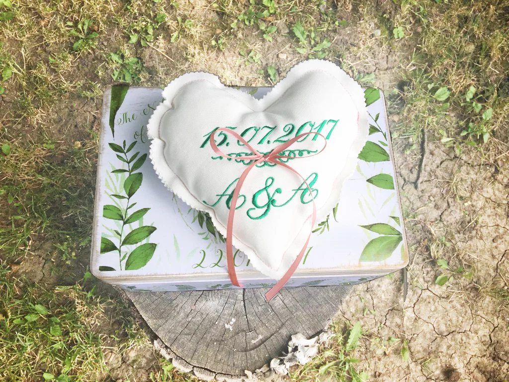 Pernuta verighete inima personalizata prin broderie - imagine 2