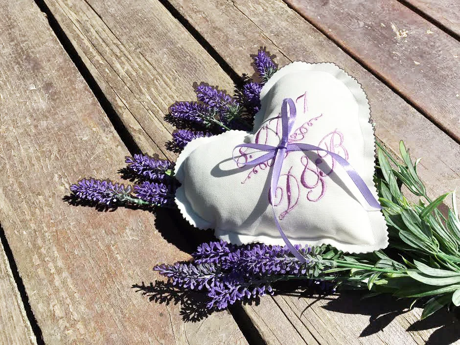 Pernuta verighete inima personalizata prin broderie - imagine 3