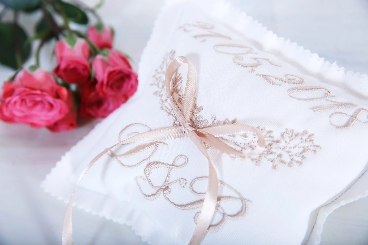 Pernuta verighete personalizata prin broderie - imagine 2