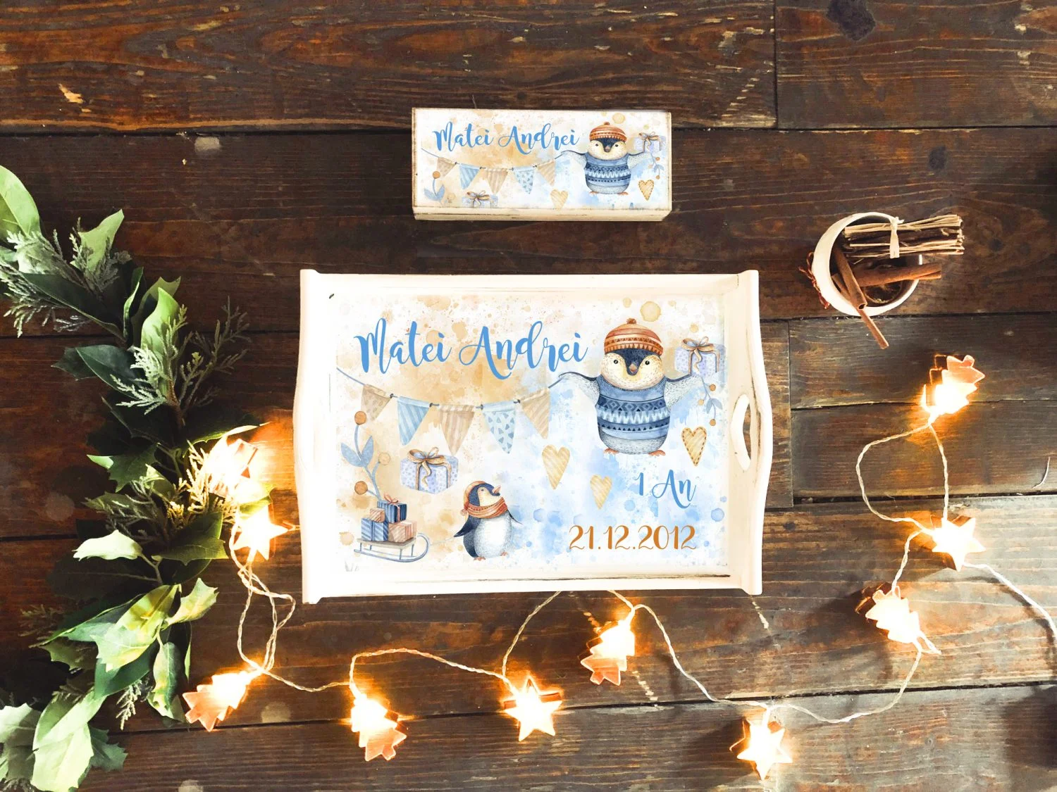 Set 1 an Pinguinul vesel - tava mot si cutiuta prima suvita personalizate