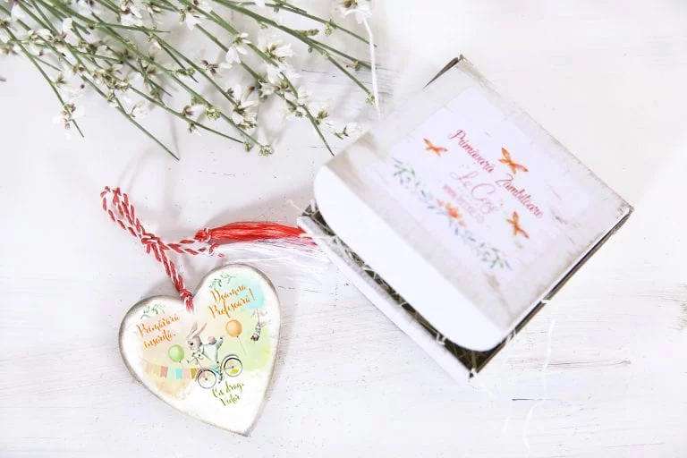 Spring Bunny  - Martisor personalizat doamna educatoare - imagine 2