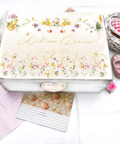 Cutie personalizata amintiri Flori de Camp