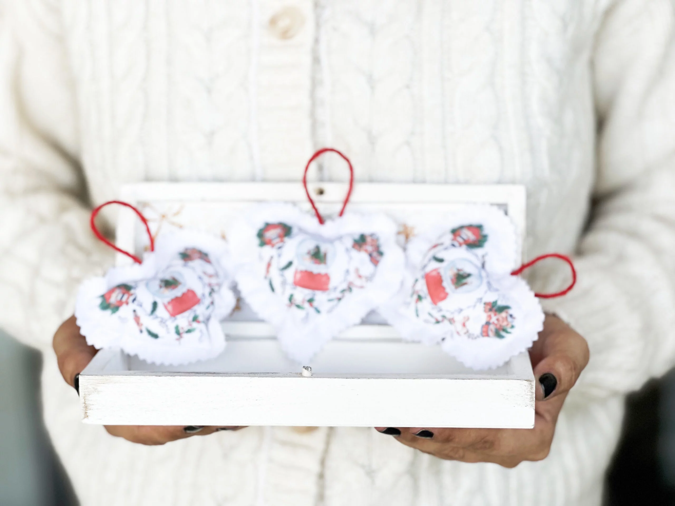 Set cadou Craciun personalizat Spărgătorul de Nuci - Ornamente brad - imagine 3