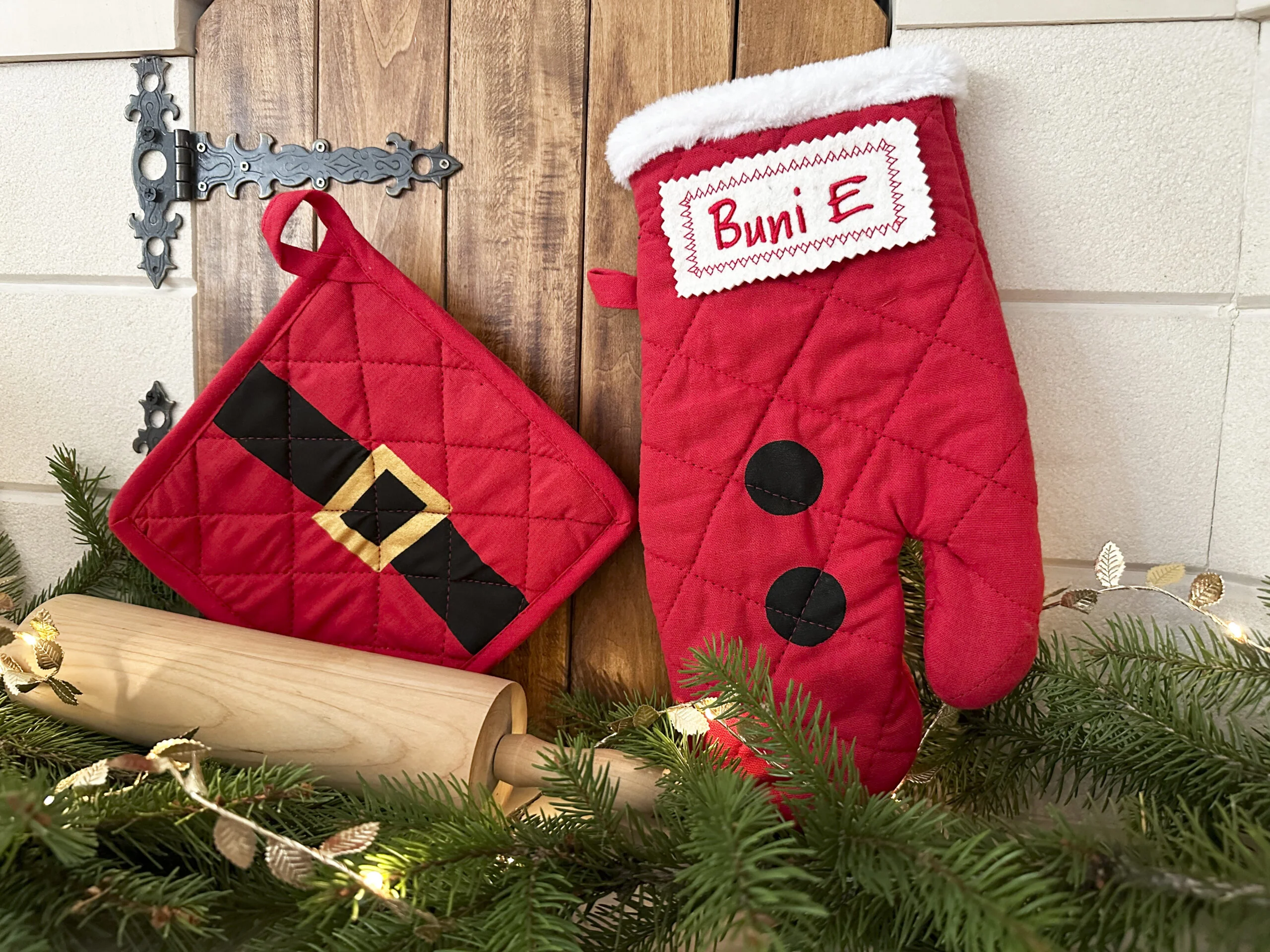 Craciunita Bucatareasa- Set Manusa Cuptor si Suport Recipient personalizate