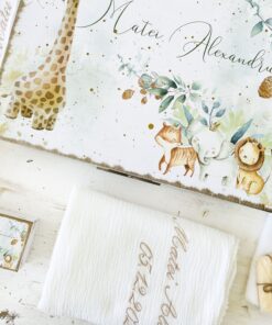 Alternative view of Trusou Botez Catolic Personalizat din Muselină Organica Premium- Jungla și Harta Stelelor