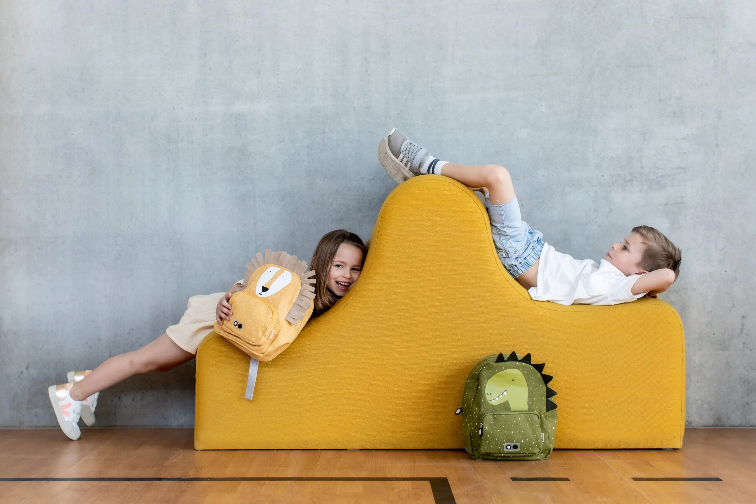 Ghiozdan Personalizat Domnul Dino - imagine 3