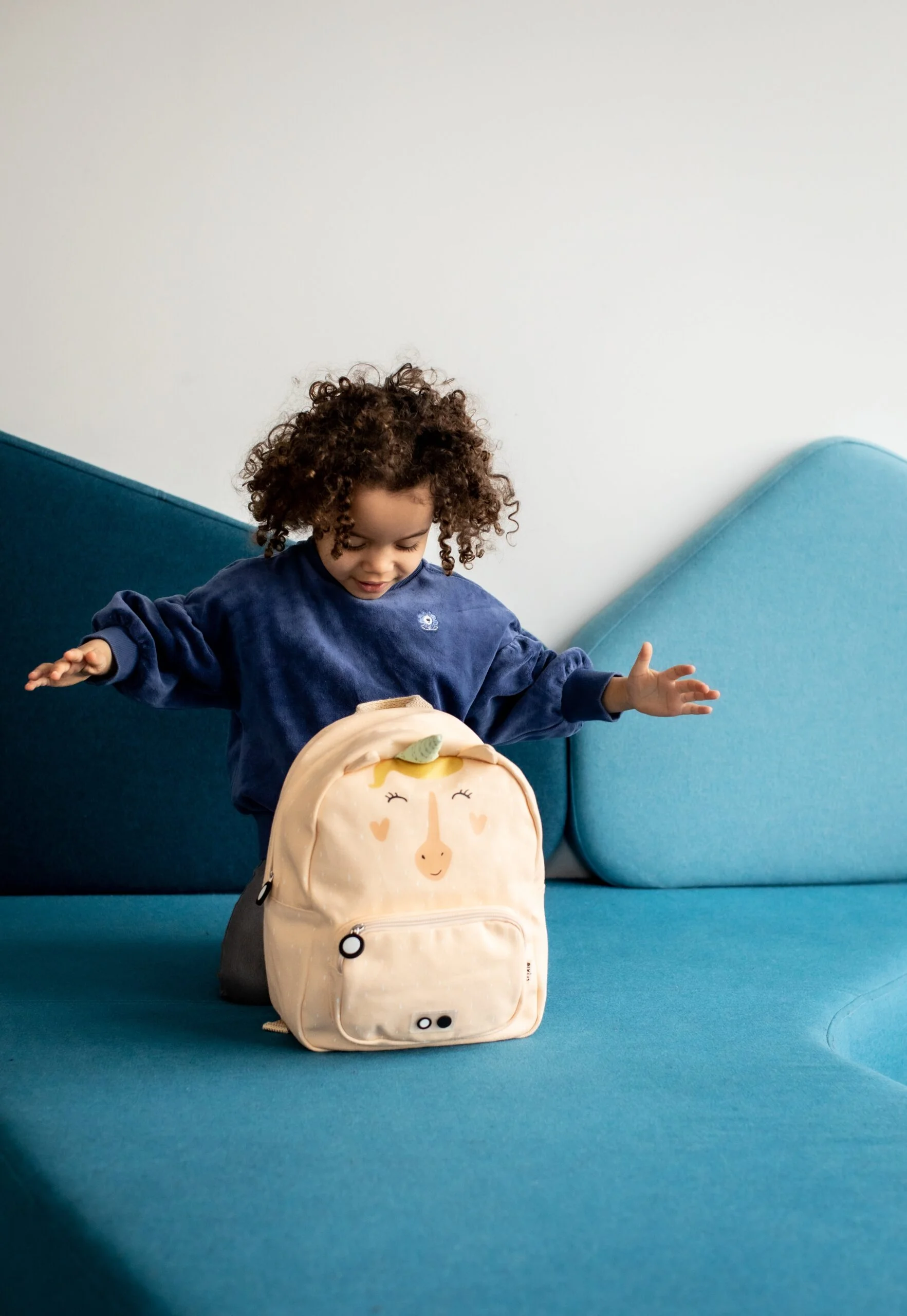 Ghiozdan Personalizat Domnișoara Unicorn - imagine 3