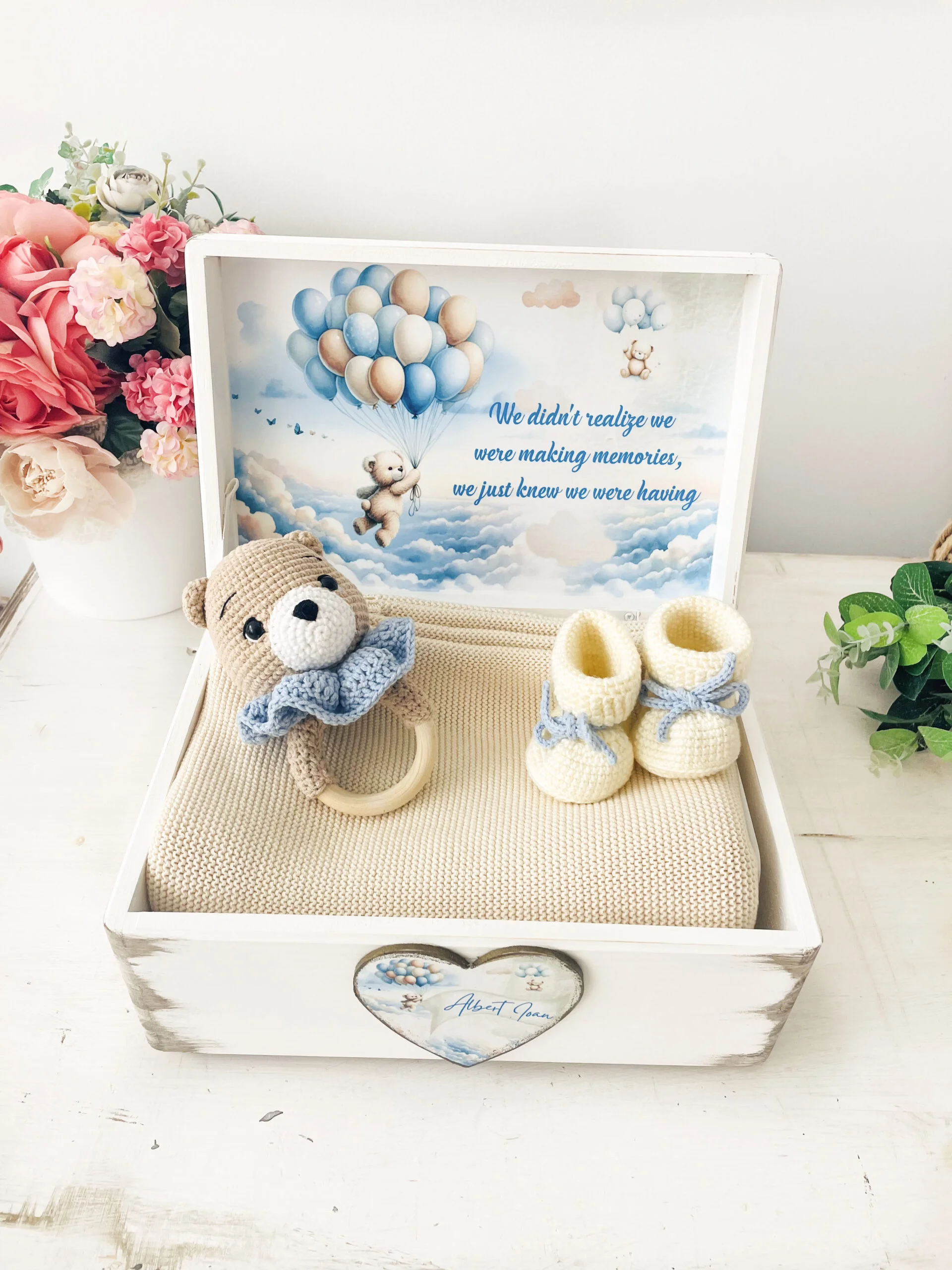 Set cadou bebe cu botoșeii și păturică păturică personalizat Ursulei în Zbor