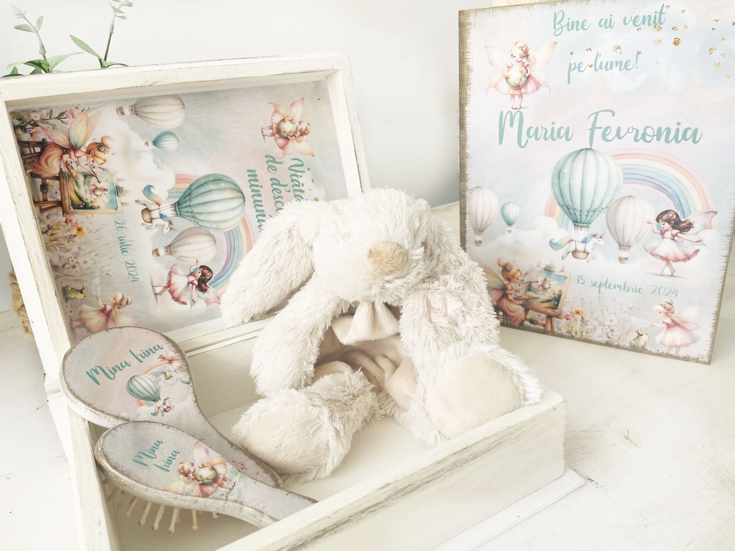 Set cadou bebe cu jucarie personalizata -Zâna Curcubeu