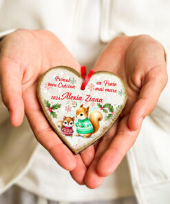 Alternative view of Primul Craciun ca Sora sau Frate mai mare Veverite - ornament personalizat
