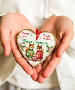 Alternative view of Primul Craciun ca Mama sau Tata Veverite - ornament personalizat