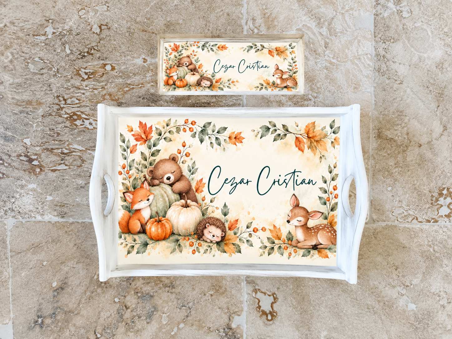 Set 1 An Animăluțe de Toamnă cu tăviță moț și cutiuță personalizată. Design watercolor cu ursuleț, vulpiță, căprioară și dovleci. Ideal pentru prima aniversare.