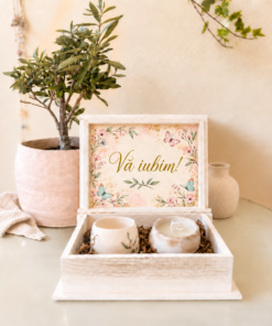 Set cadou „Fluturasi” – o cana si o lumanare lucrate manual și cutie personalizată